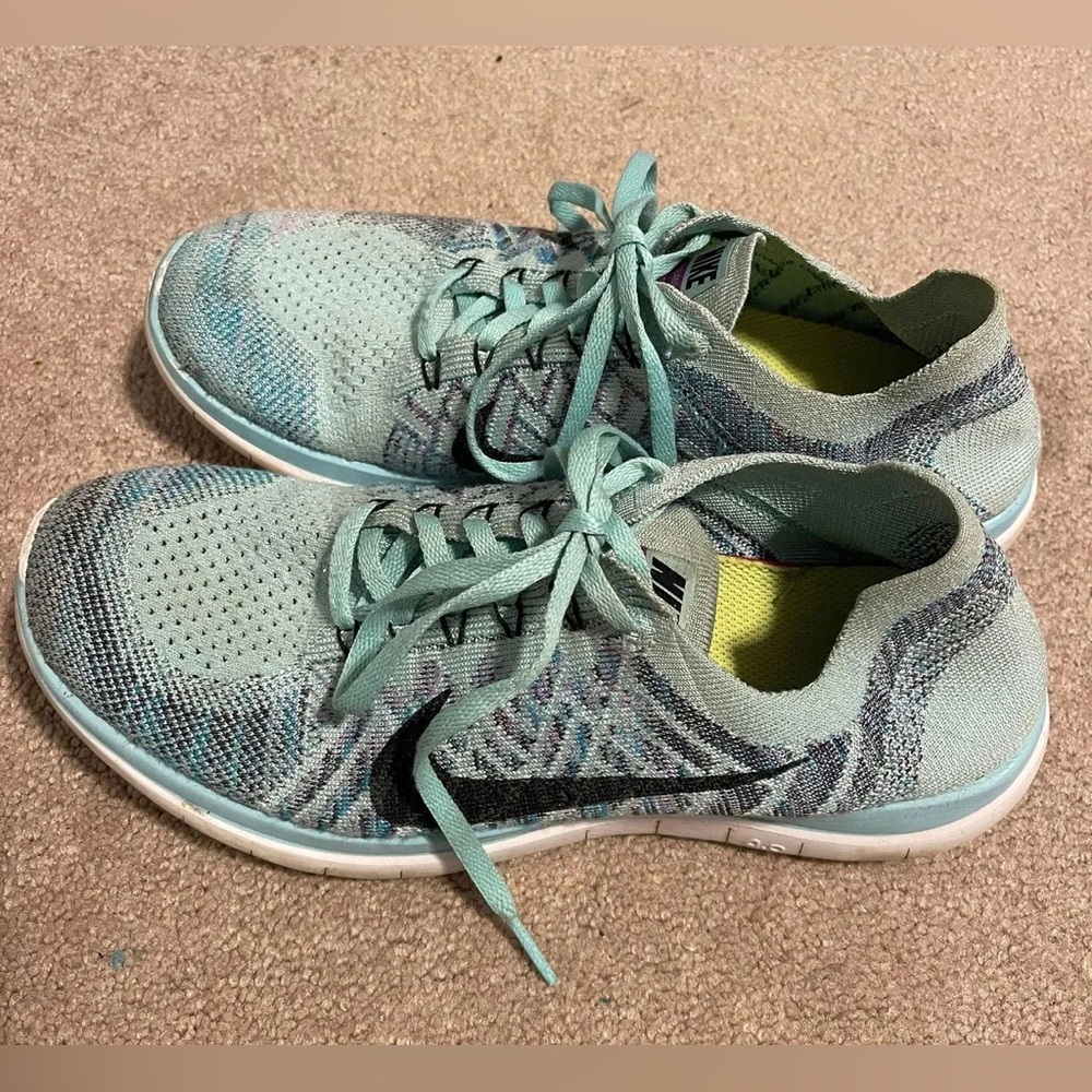 Nike Women's Teal and Black Sneakers